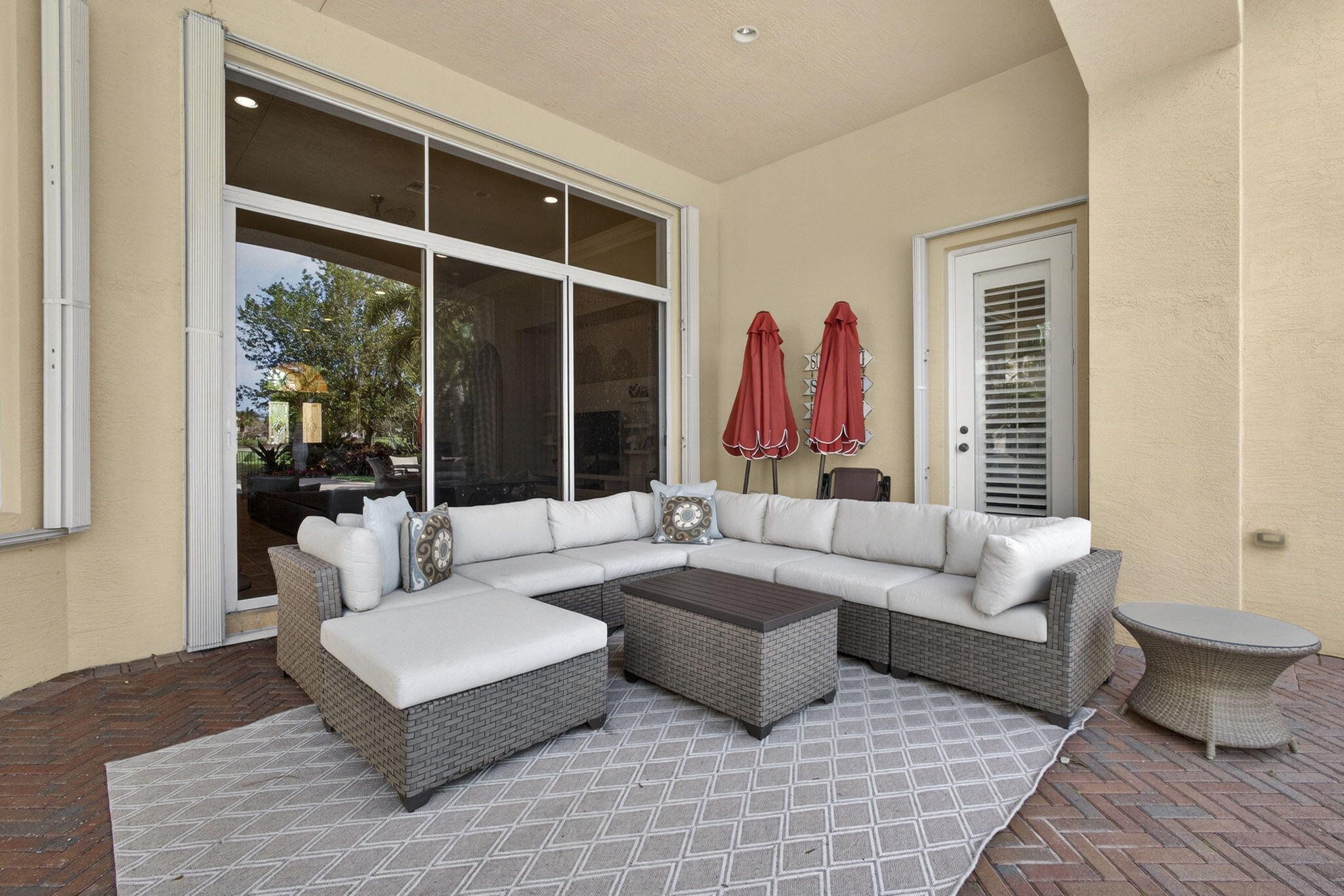 MIRASOL PAR 16 - Residential