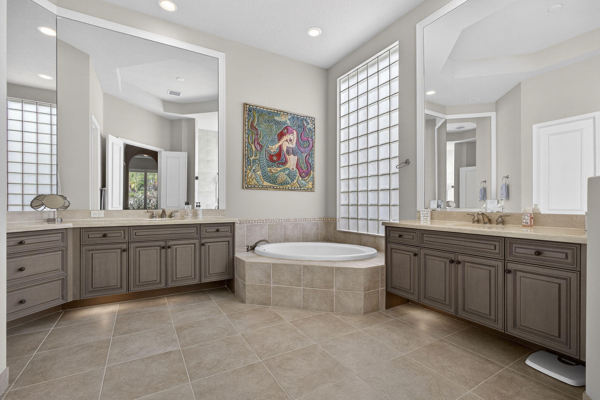 MIRASOL PAR 16 - Residential