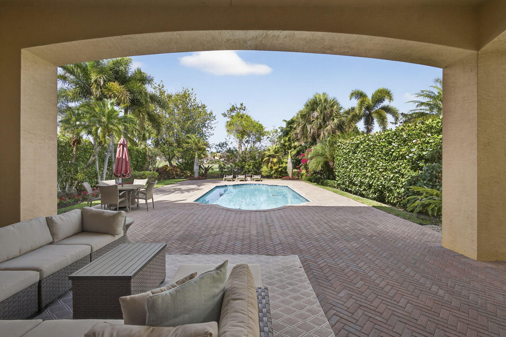 MIRASOL PAR 16 - Residential