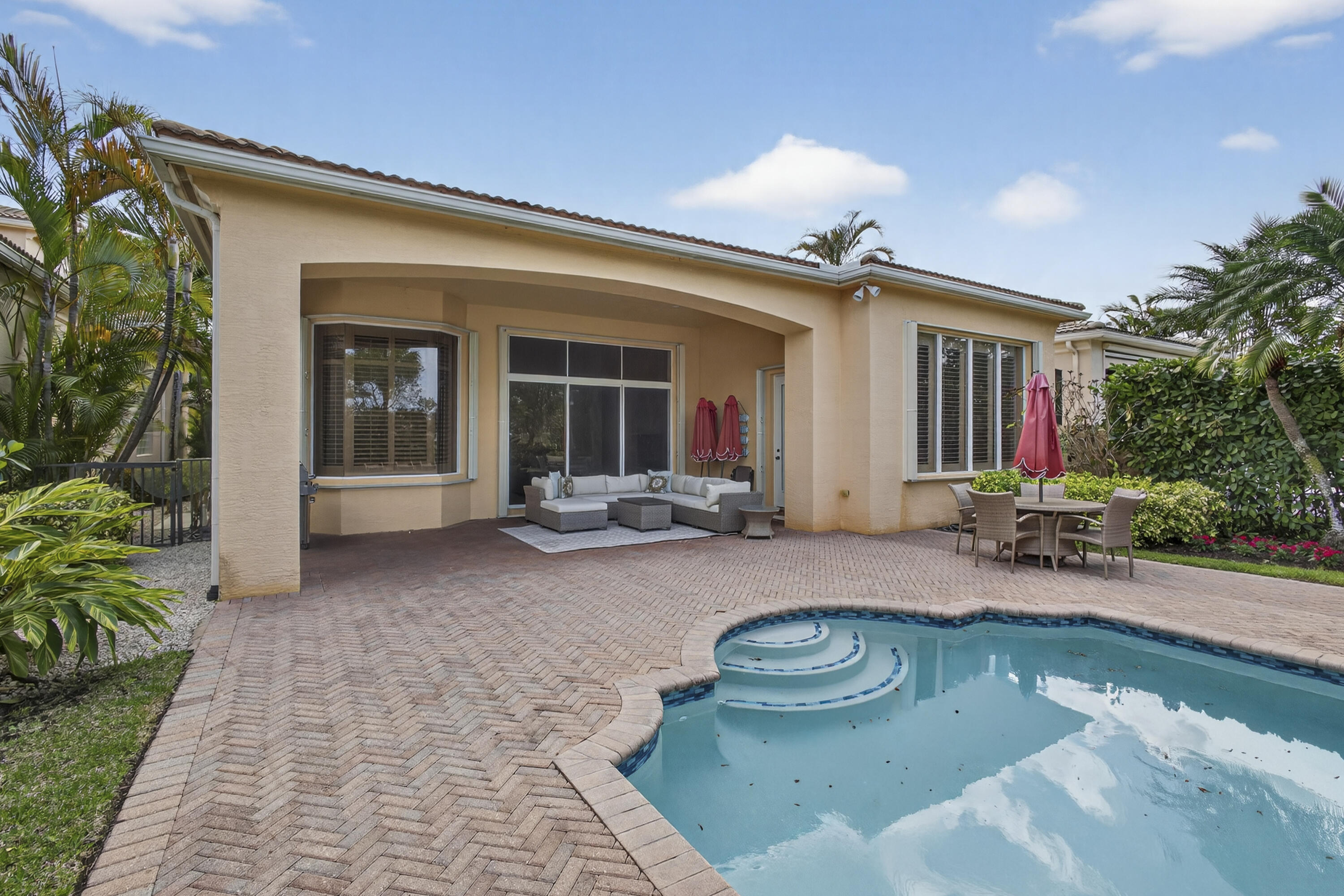 MIRASOL PAR 16 - Residential