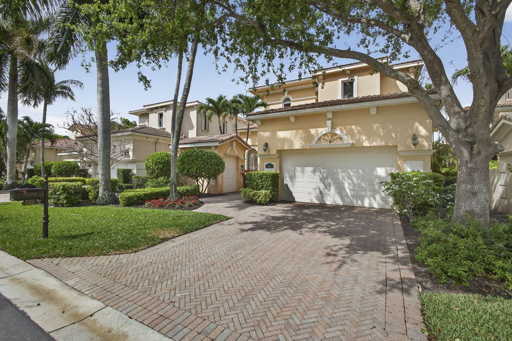 Photo of 142 Viera Drive, Palm Beach Gardens, FL 33418 (MLS # B26009092)