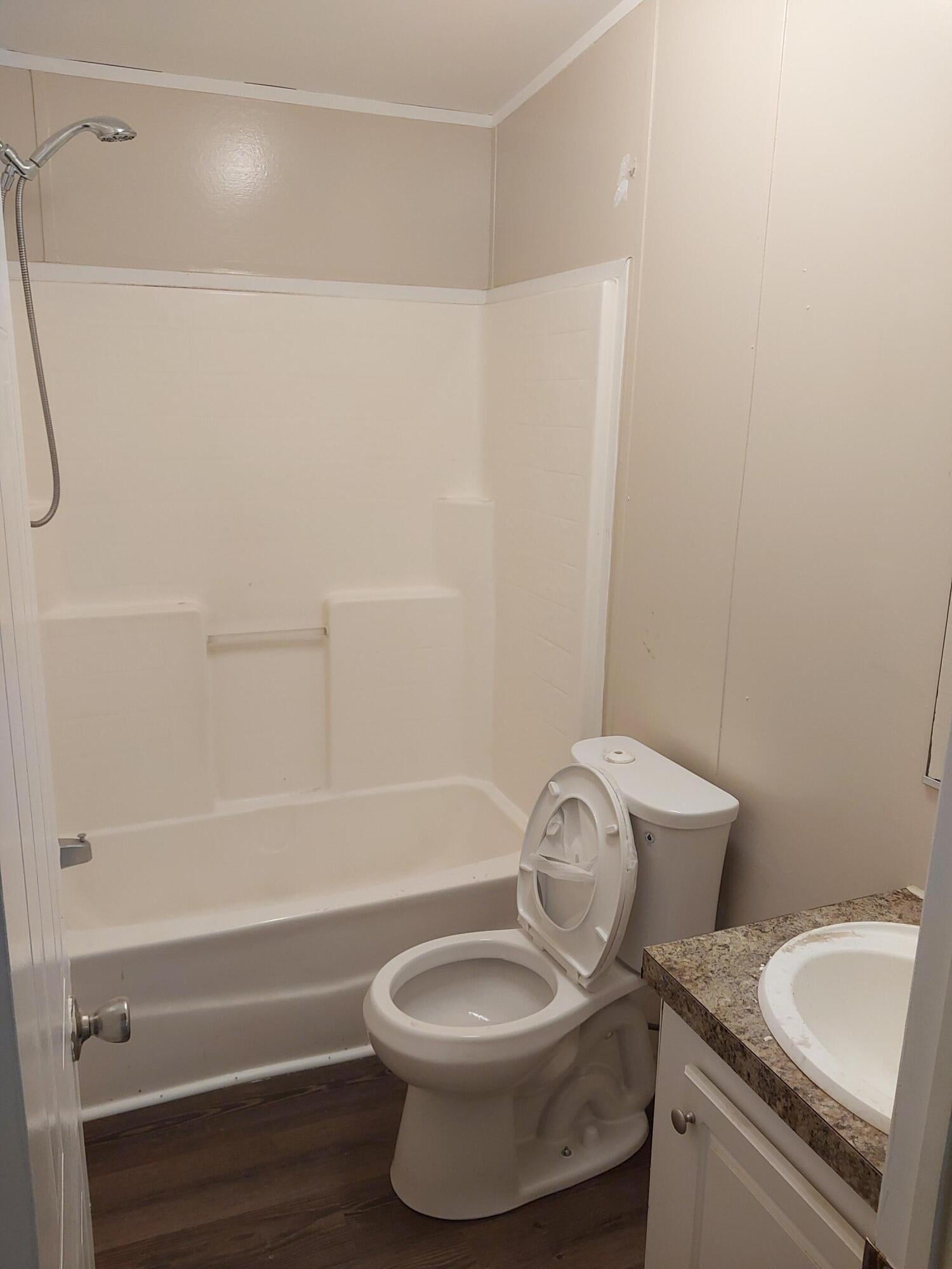 11909 COVE Place, Boca Raton, FL, 33428/$299,000 4 11909 COVE Place