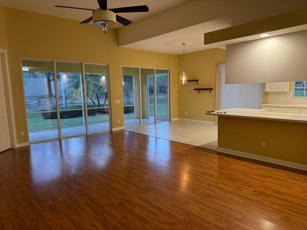 TRADITION PLAT NO  5 - Residential Lease