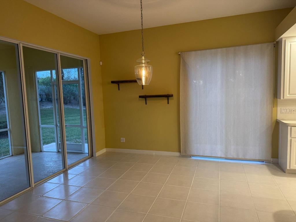 TRADITION PLAT NO  5 - Residential Lease