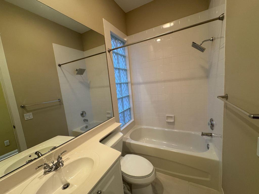 TRADITION PLAT NO  5 - Residential Lease