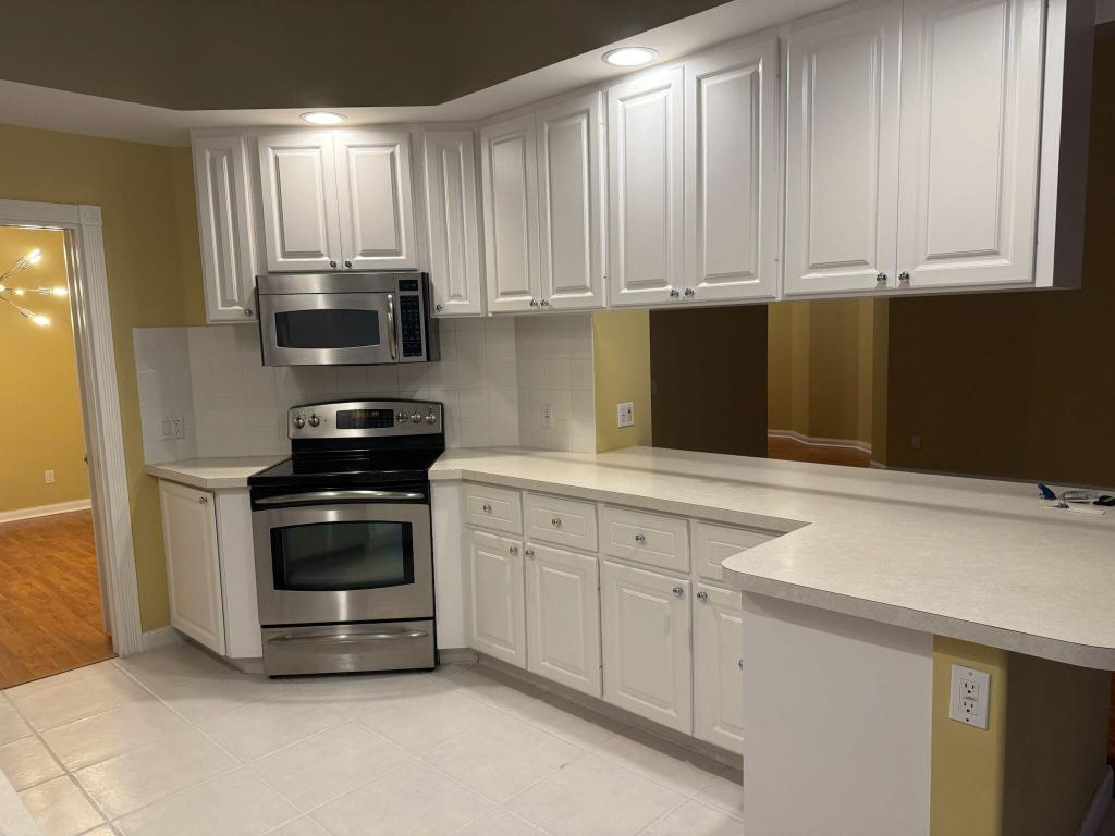 TRADITION PLAT NO  5 - Residential Lease