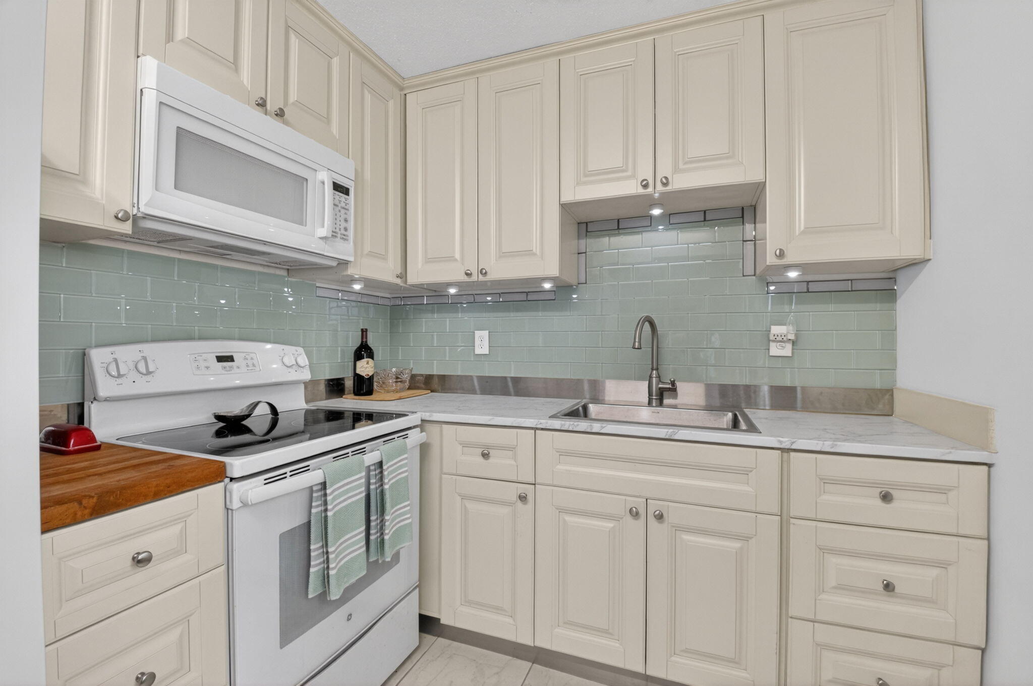 KINGS POINT NORMANDY CONDOS - Residential