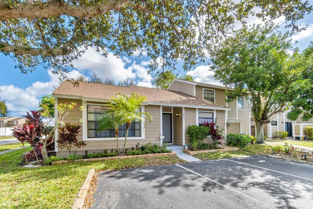Photo of 701 Stonewood Court #15a, Jupiter, FL 33458 (MLS # R10951562)