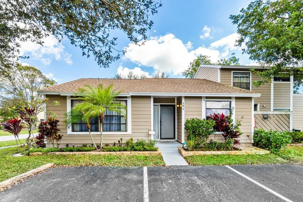 Photo of 701 Stonewood Court #15a, Jupiter, FL 33458 (MLS # R10951562)