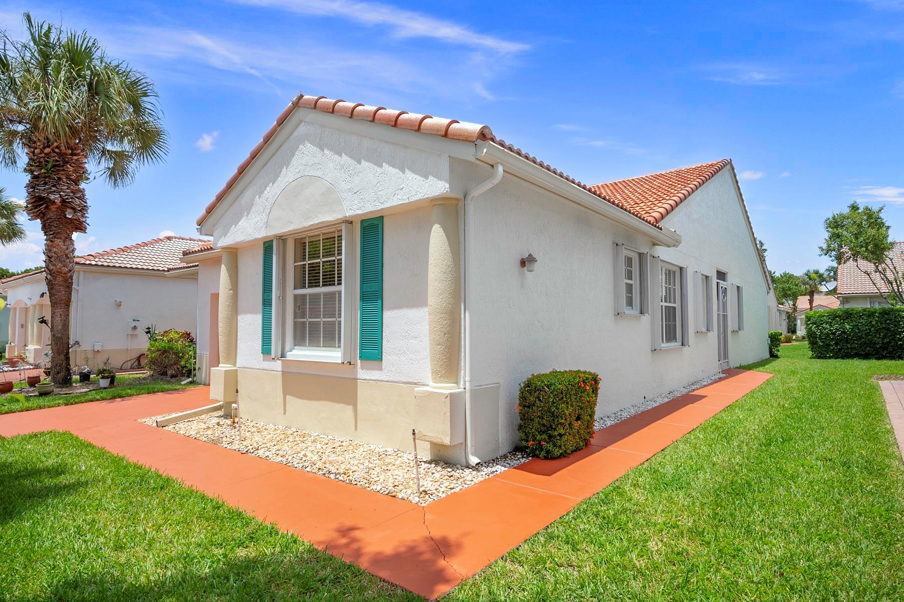 6259 Heliconia Rd