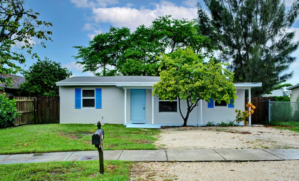 Photo of 741 NW 4TH Avenue, Fort Lauderdale, FL 33311 (MLS # B26081831)