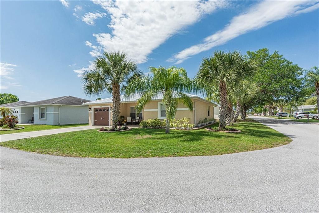 Photo of 6743 Tulipan, Fort Pierce, FL 34951 (MLS # R10787083)