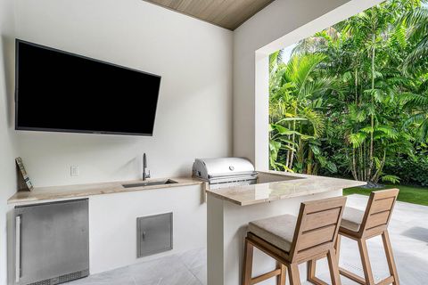Tiny photo for 499 NE 4th Street, Boca Raton, FL 33432 (MLS # R11114968)
