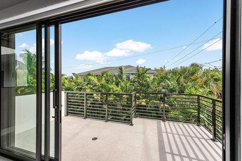 Tiny photo for 499 NE 4th Street, Boca Raton, FL 33432 (MLS # R11114968)