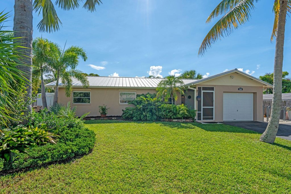 Photo of 19141 SE Barus Drive, Jupiter, FL 33469 (MLS # R11117451)