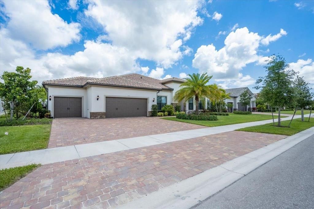 Photo of 11529 Jeannine Street, Palm Beach Gardens, FL 33412 (MLS # R10719605)