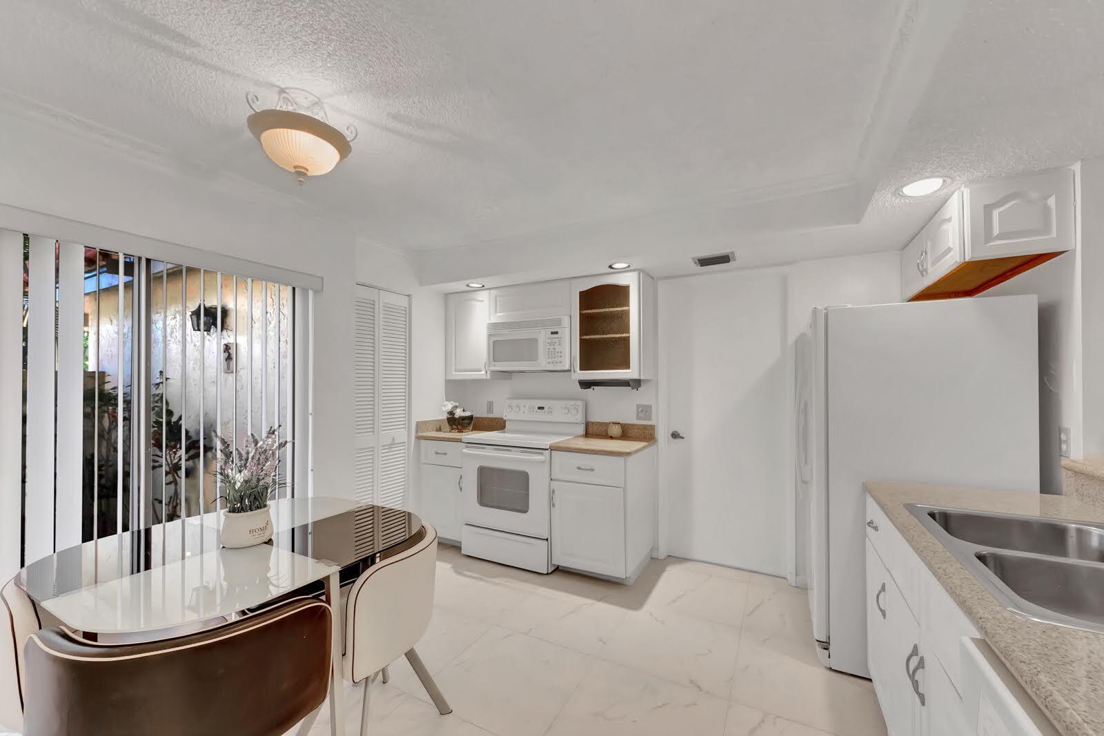 LA MIRADA AT BOCA POINTE - Residential Lease