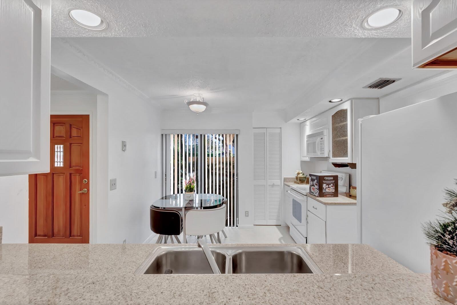 LA MIRADA AT BOCA POINTE - Residential Lease