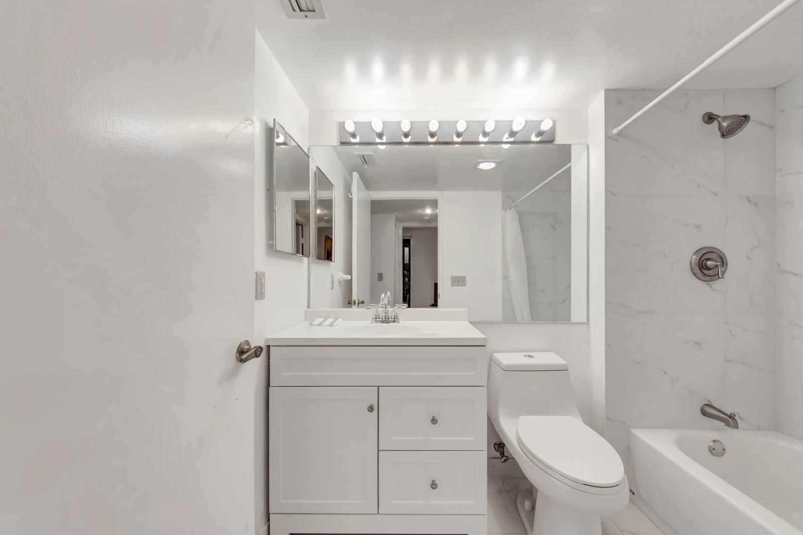 LA MIRADA AT BOCA POINTE - Residential Lease