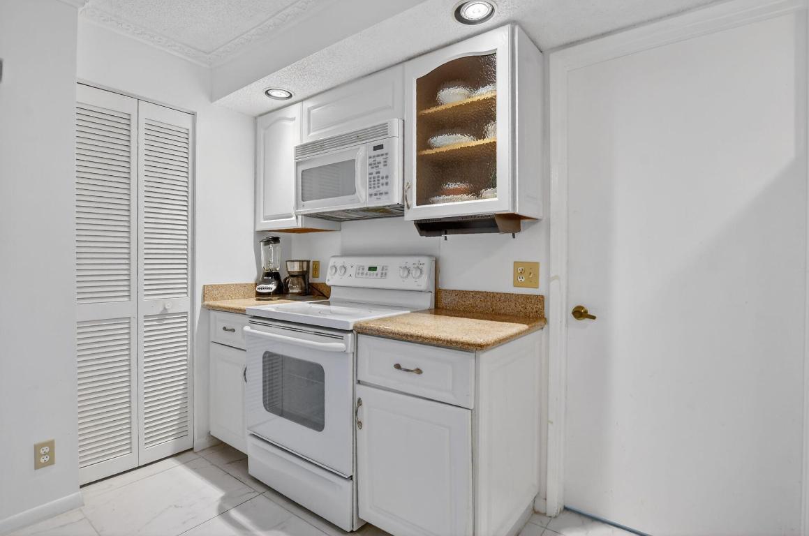 LA MIRADA AT BOCA POINTE CONDOS - Residential Lease