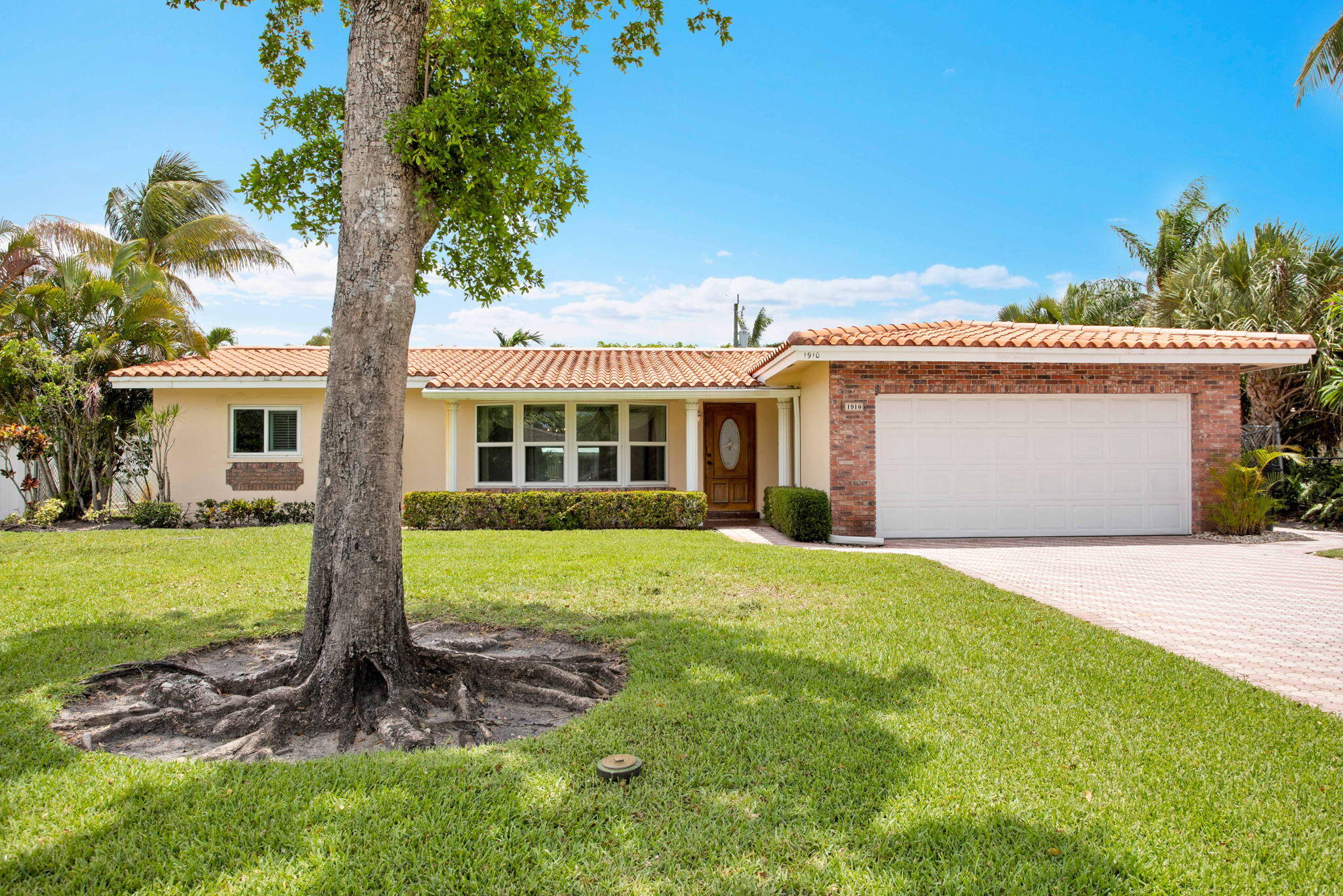 1910 NE 52nd Street NE, Fort Lauderdale FL 33308