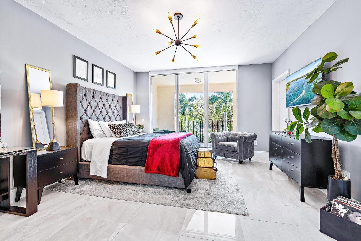 JUPITER YACHT CLUB - Residential