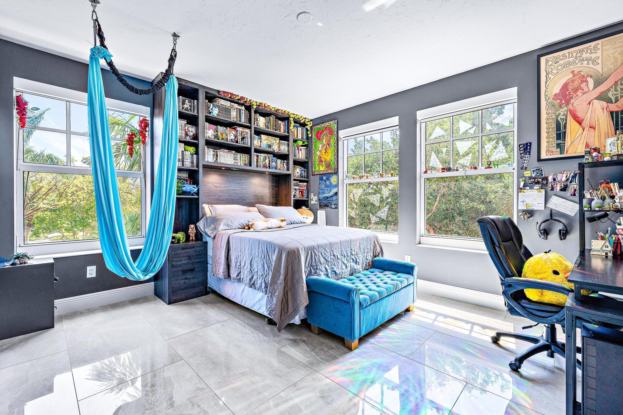 JUPITER YACHT CLUB - Residential