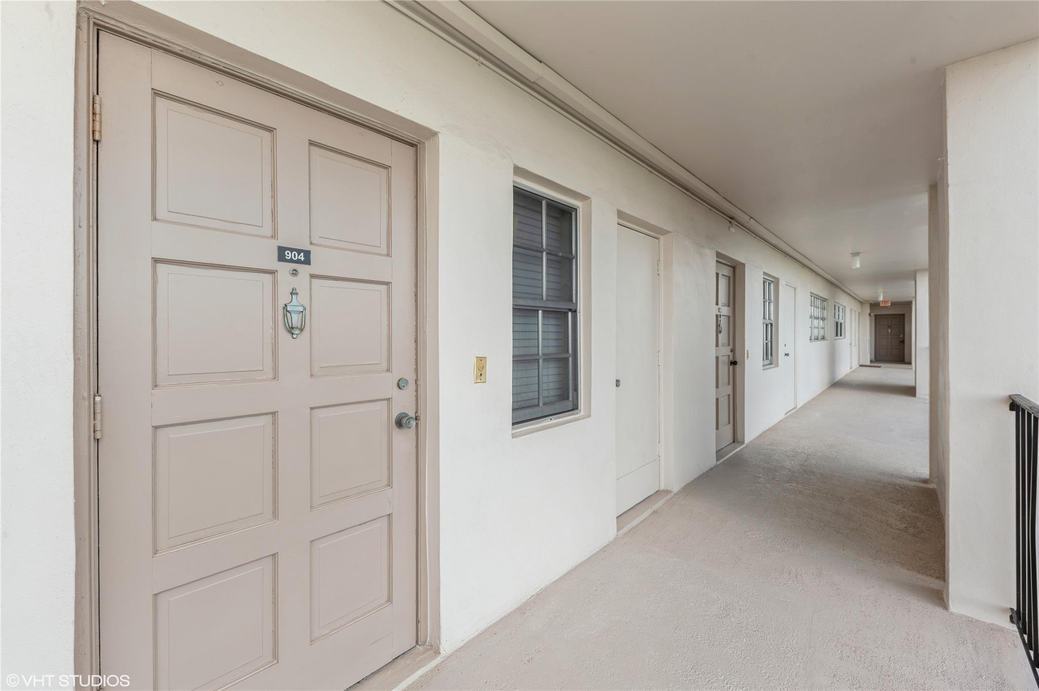 3200 N Palm Aire Dr 904