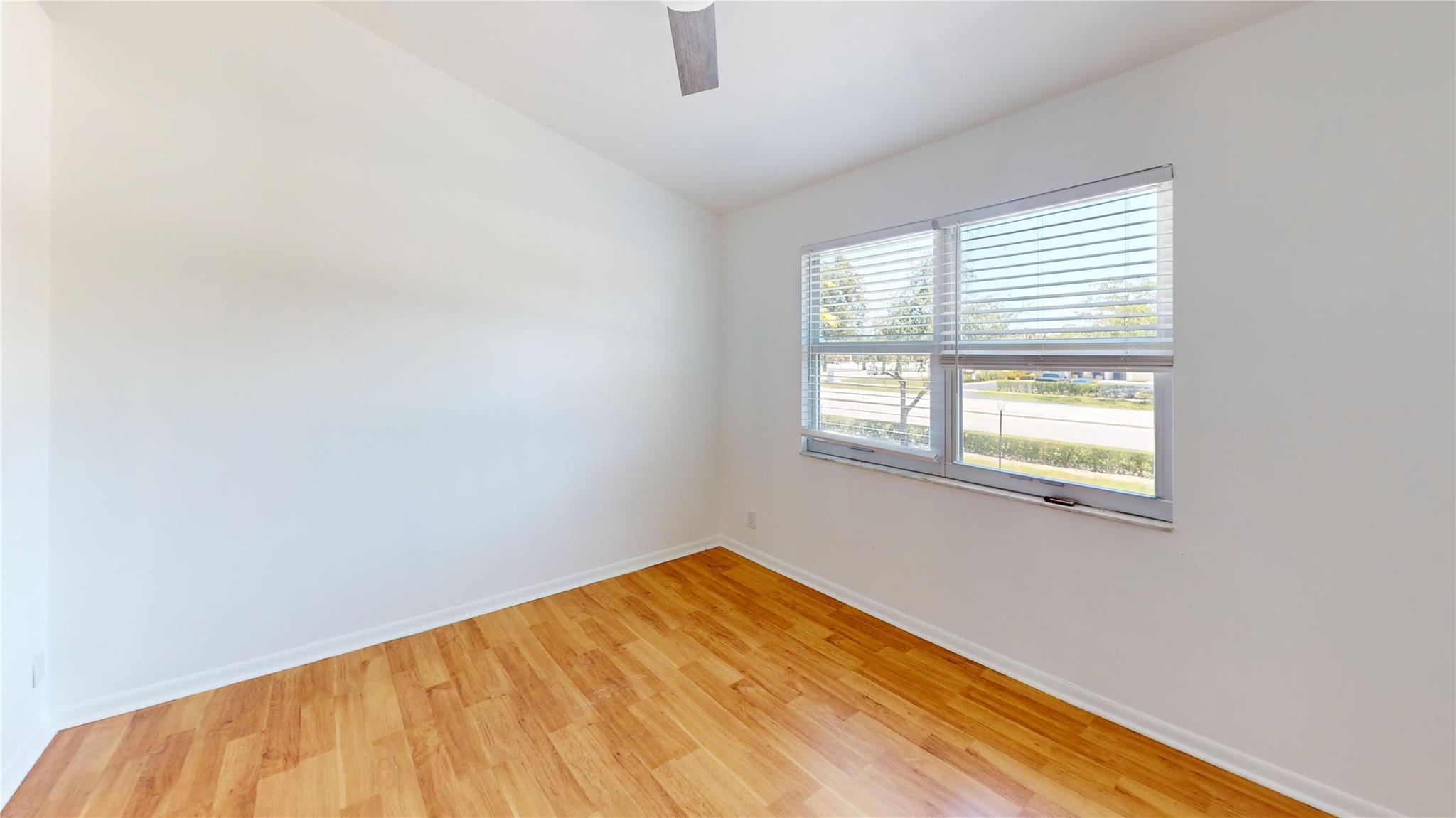 17 SW 3rd St 17