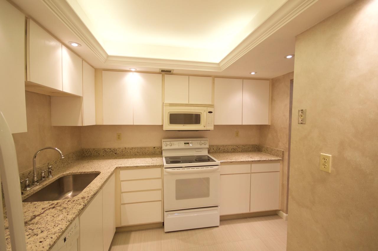 LANDS OF THE PRESIDENT CONDO 8 - Residential