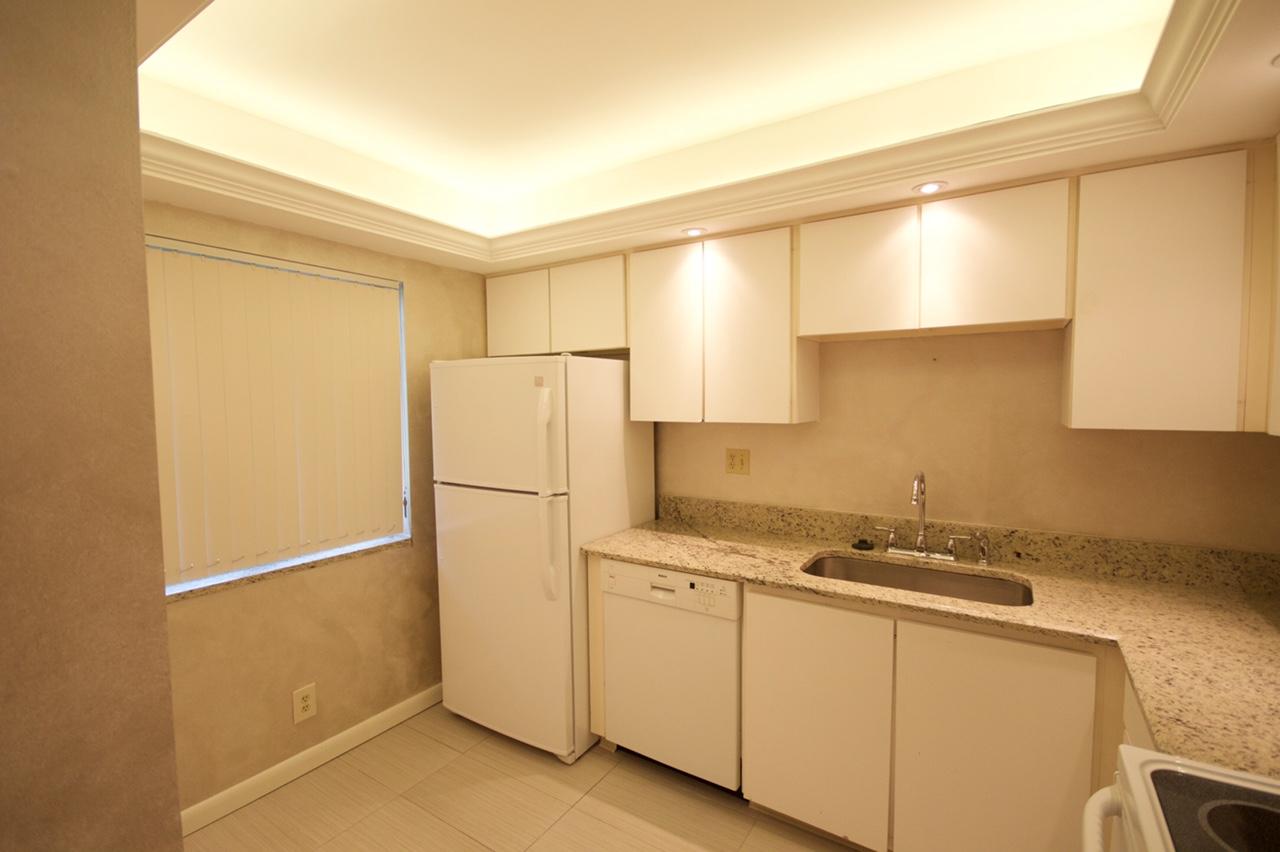 LANDS OF THE PRESIDENT CONDO 8 - Residential