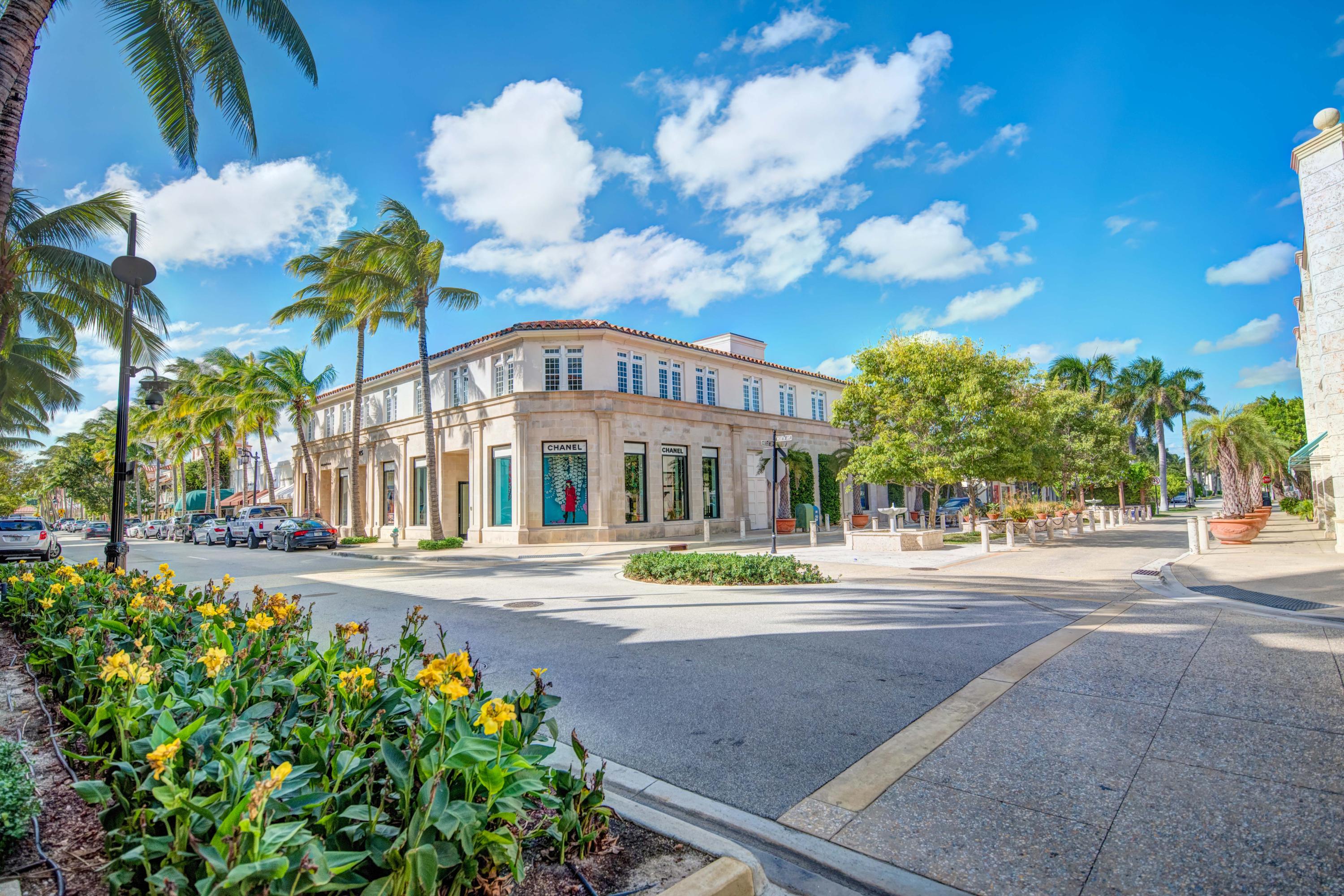 LANDS OF THE PRESIDENT CONDO 8 - Residential