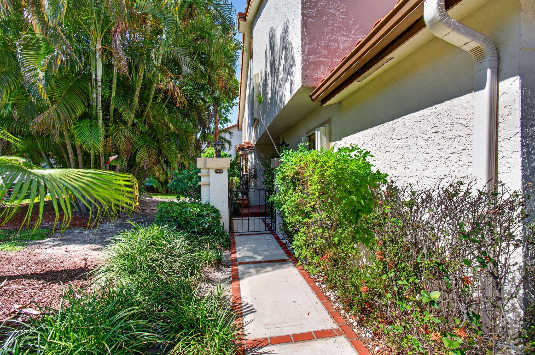 LA MIRADA AT BOCA POINTE - Residential Lease
