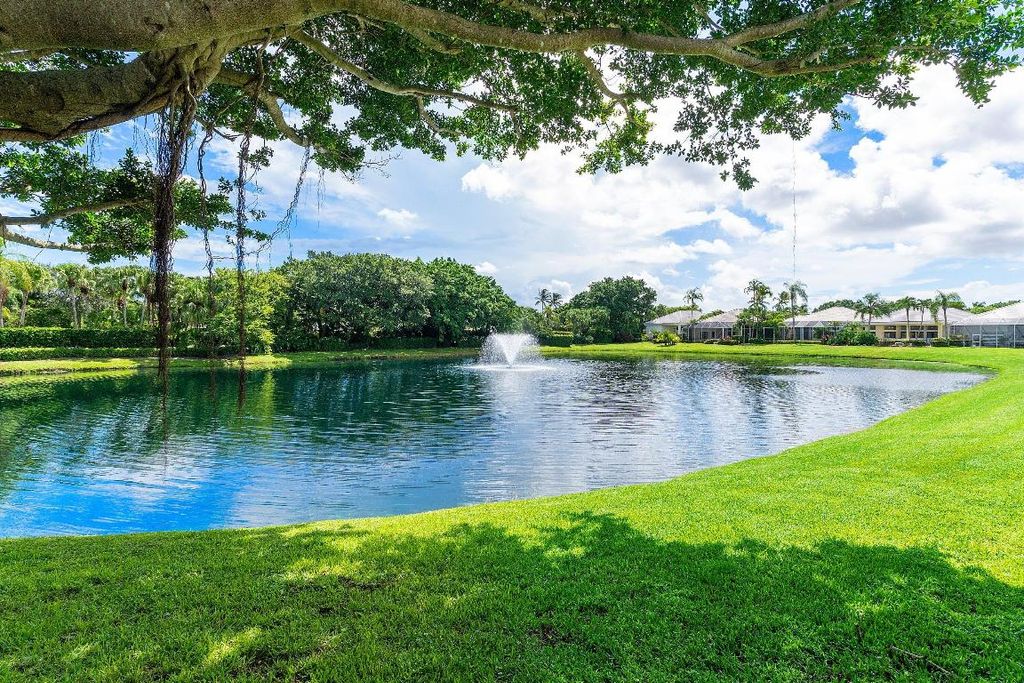 Photo of 126 Emerald Key Lane, Palm Beach Gardens, FL 33418 (MLS # R11129144)