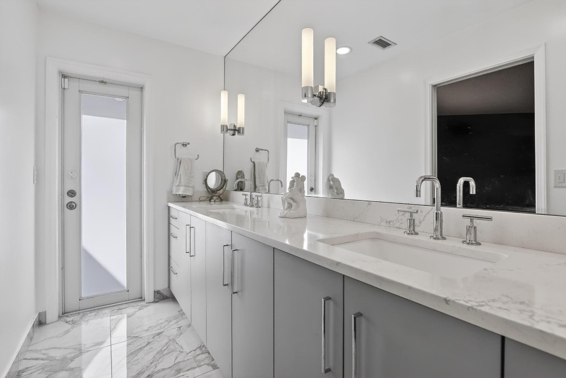 Jacaranda Lakes Sec 2 95- - Residential