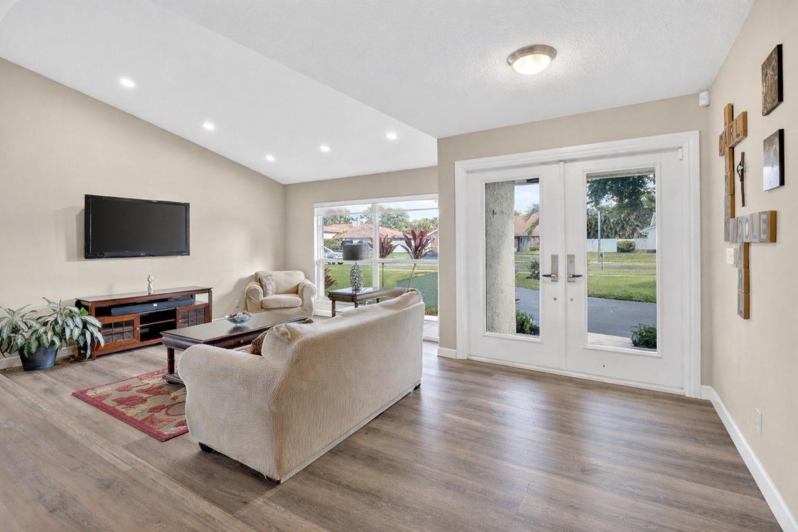 Jacaranda Lakes Sec 2 95- - Residential