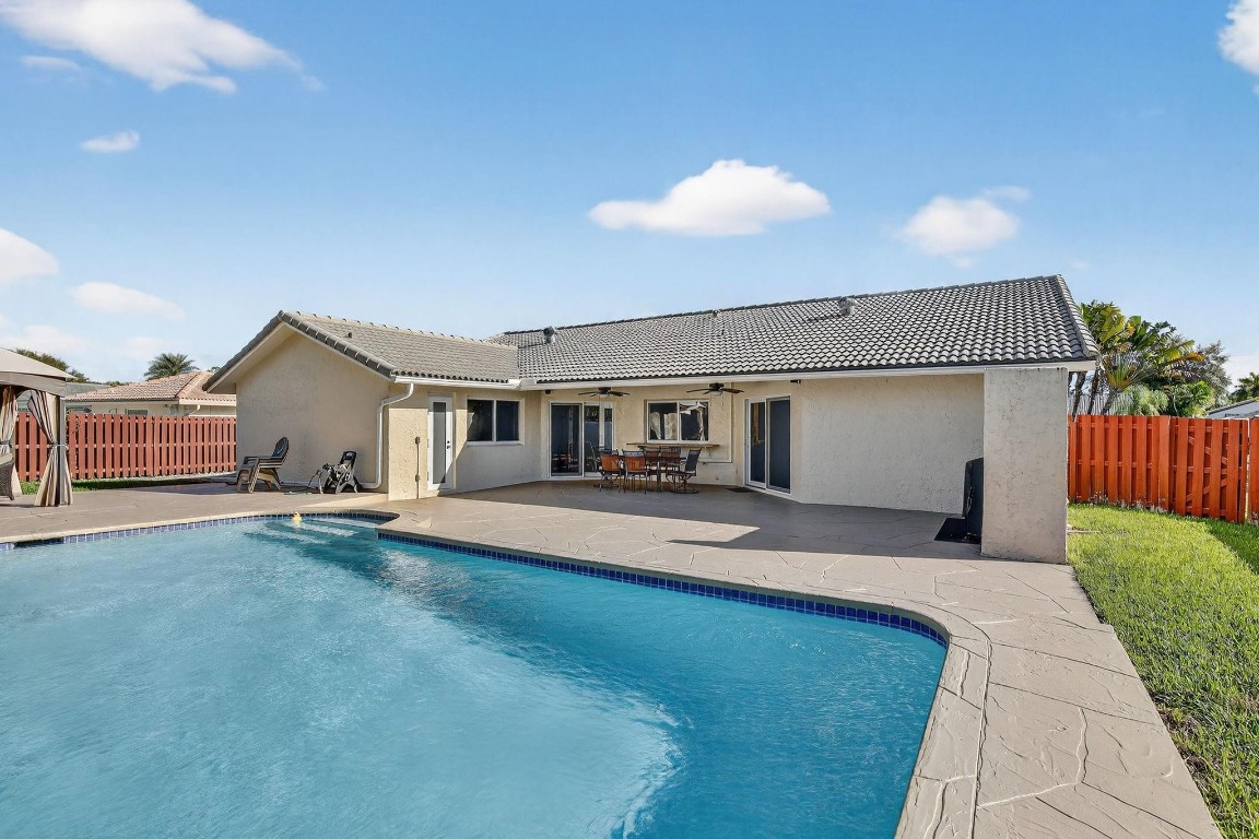 Jacaranda Lakes Sec 2 95- - Residential