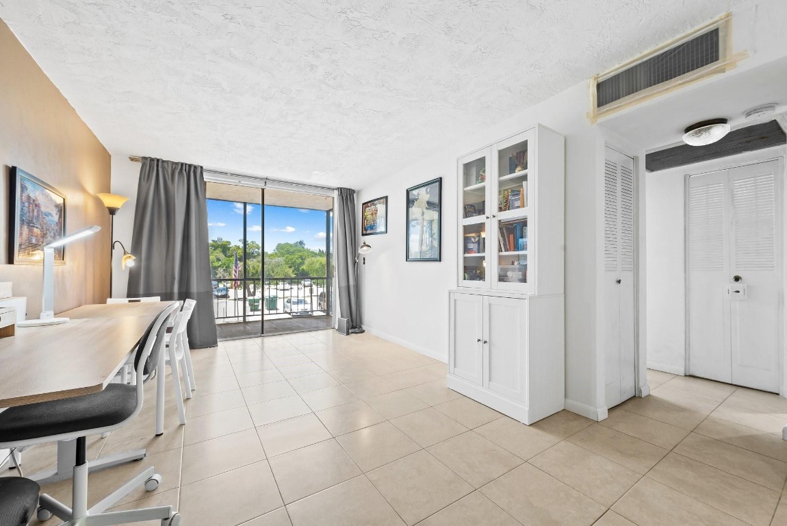 Omega Condo - Residential