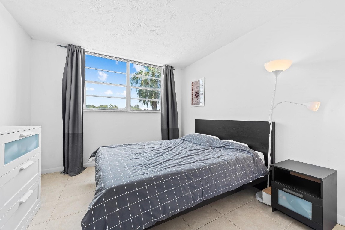 Omega Condo - Residential