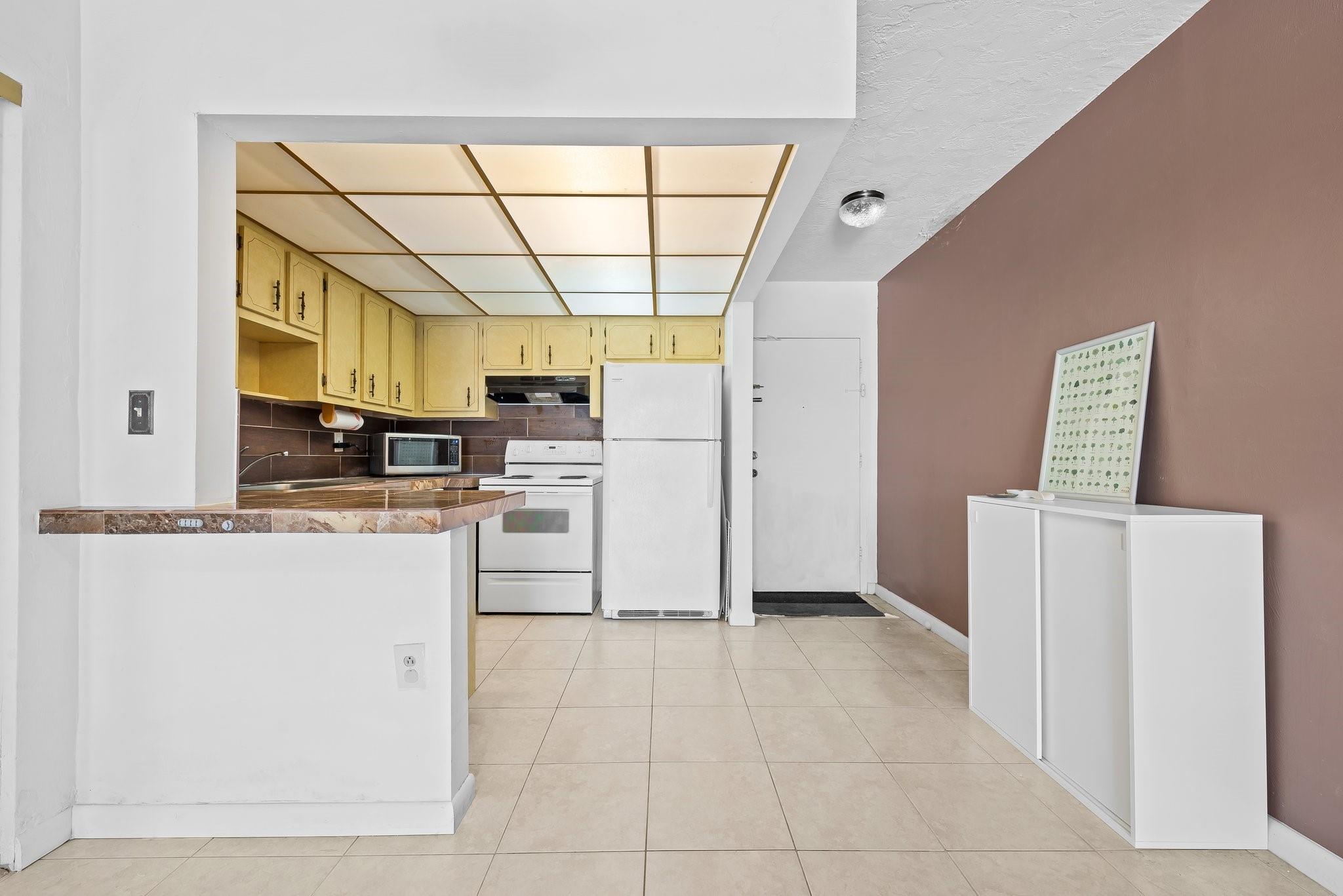 7100 NW 17th St 218