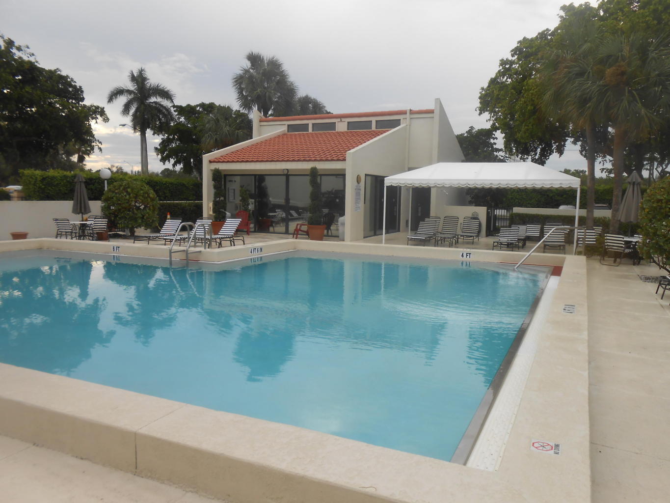 LANDS OF THE PRESIDENT CONDO 8 - Residential