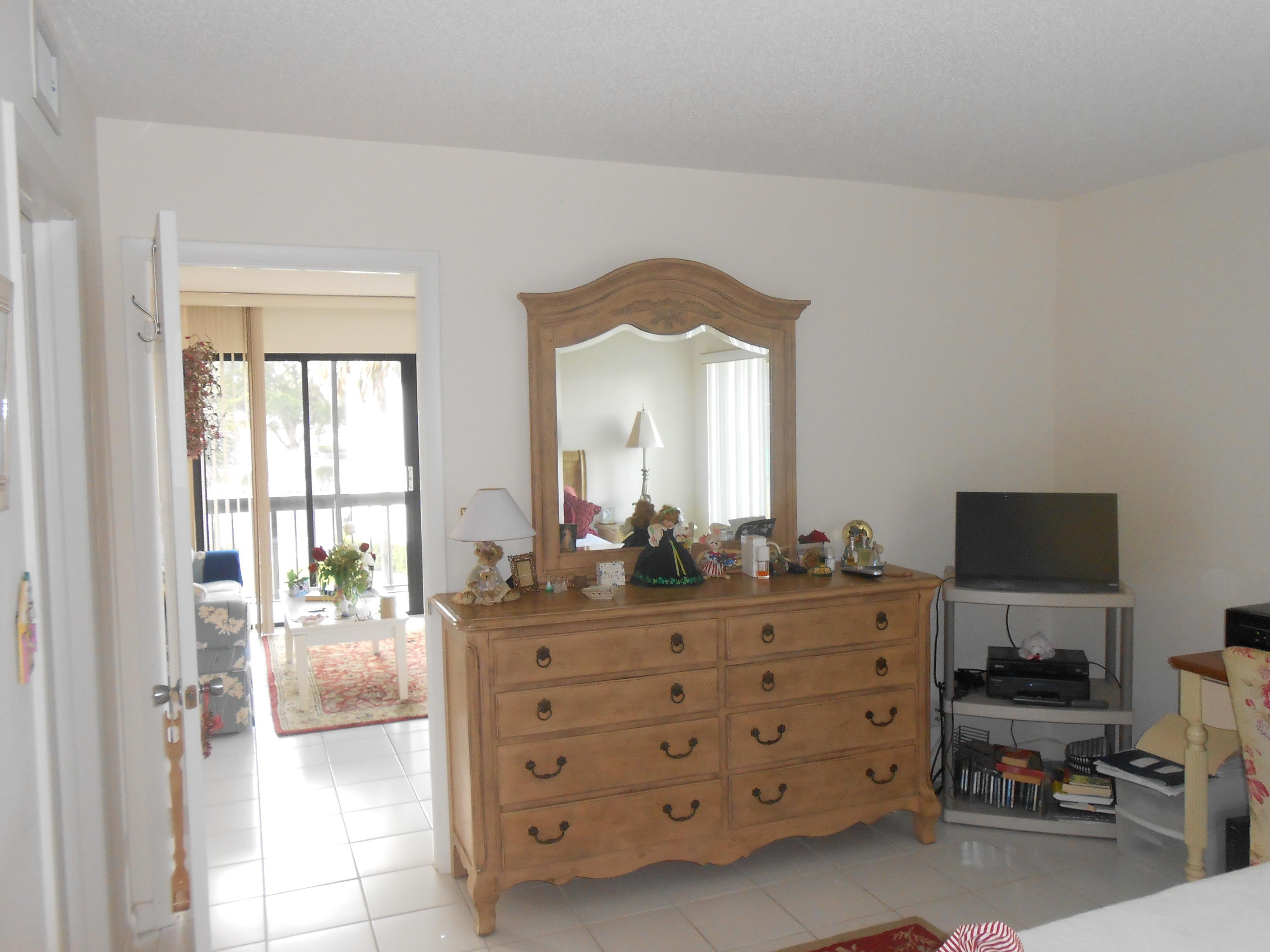 LANDS OF THE PRESIDENT CONDO 8 - Residential