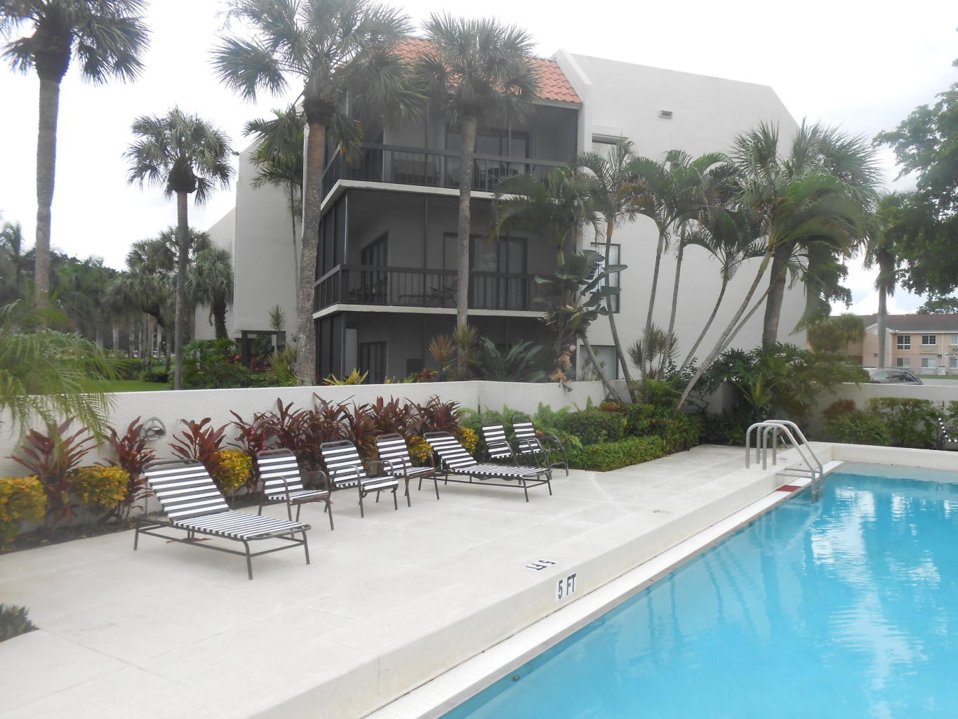 LANDS OF THE PRESIDENT CONDO 8 - Residential