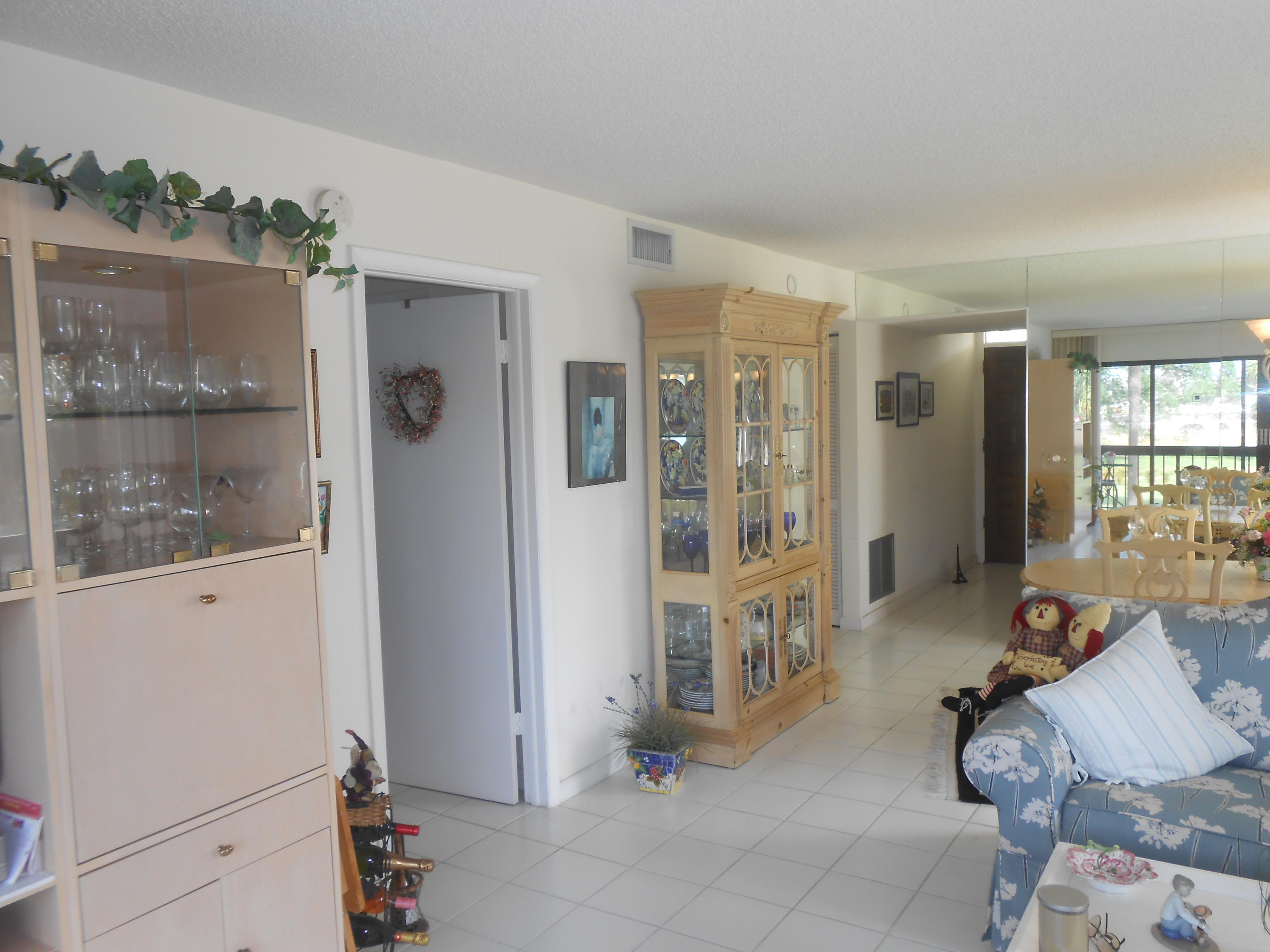 LANDS OF THE PRESIDENT CONDO 8 - Residential