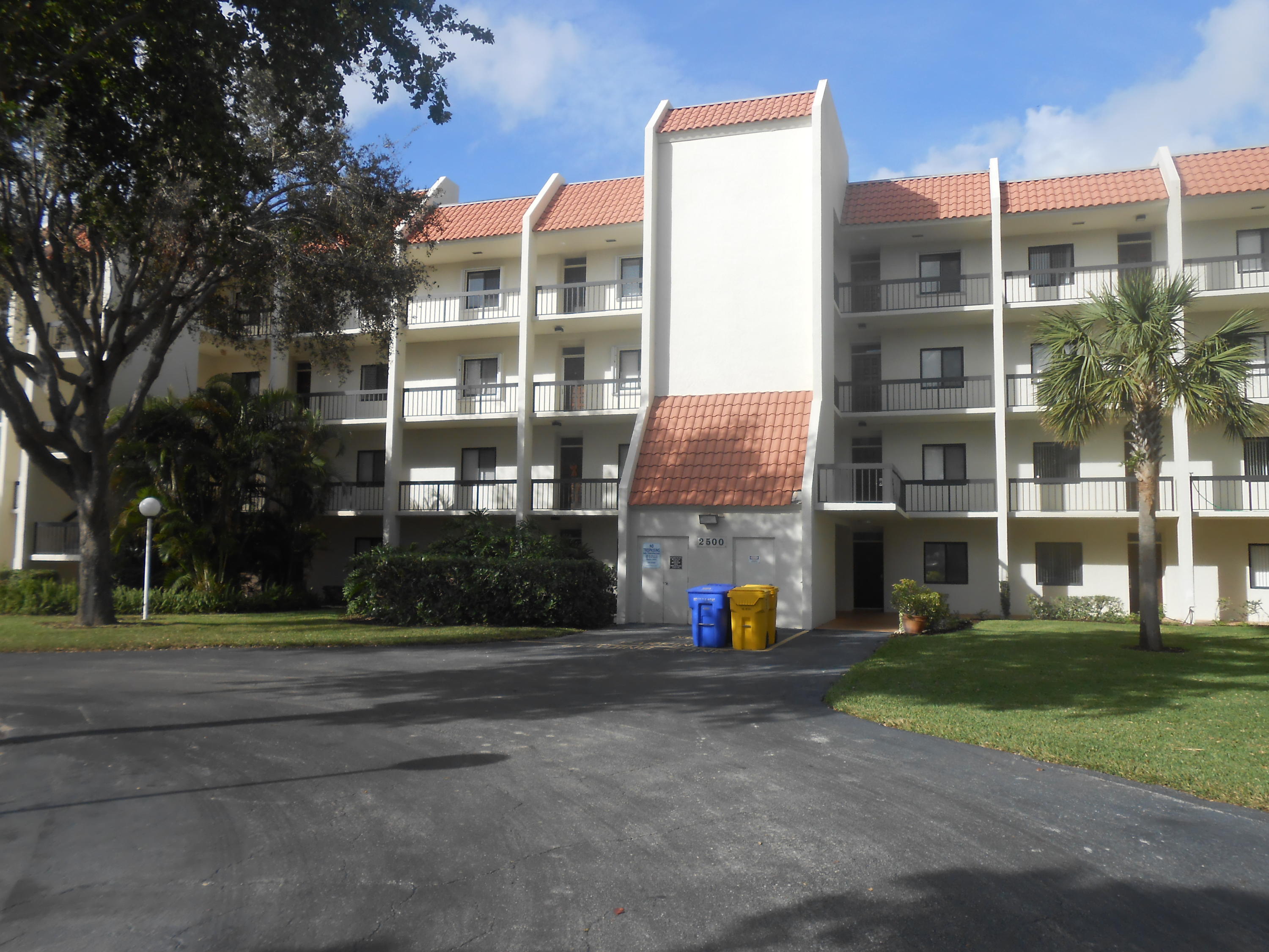 LANDS OF THE PRESIDENT CONDO 8 - Residential