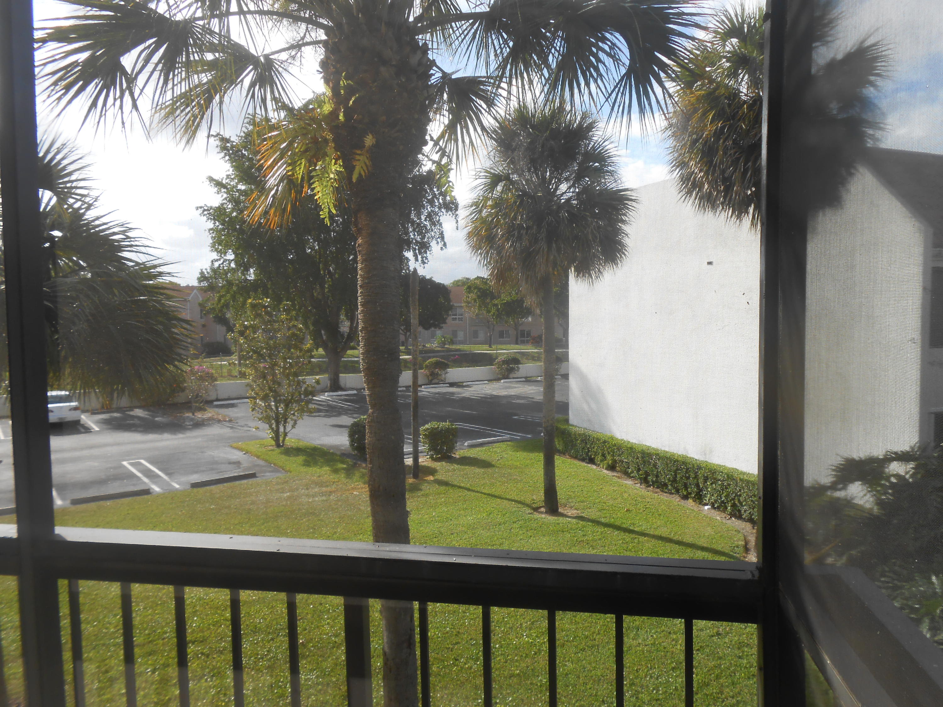 LANDS OF THE PRESIDENT CONDO 8 - Residential