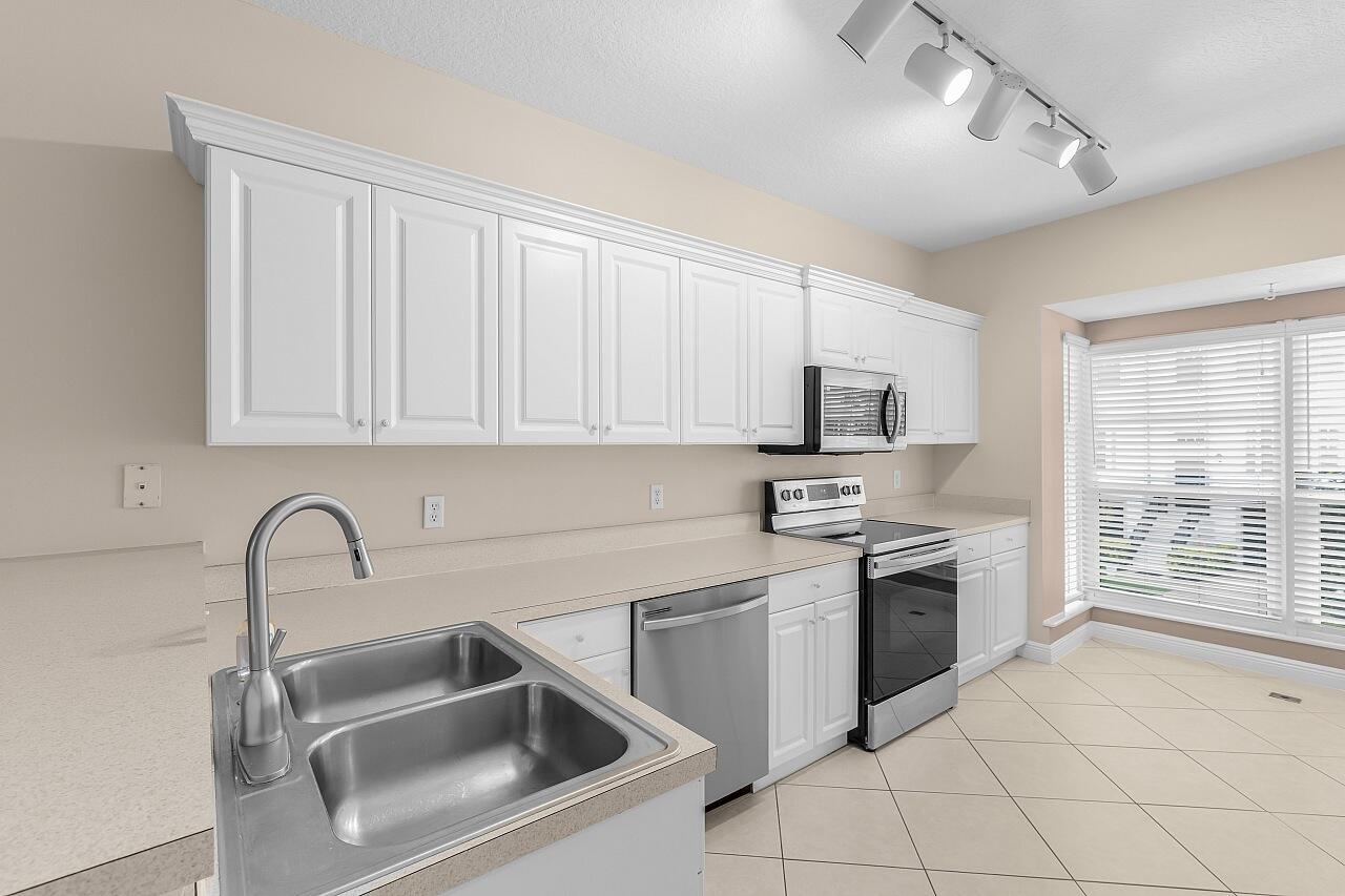 CAROLINA TRACE TOWNHOMES - Residential