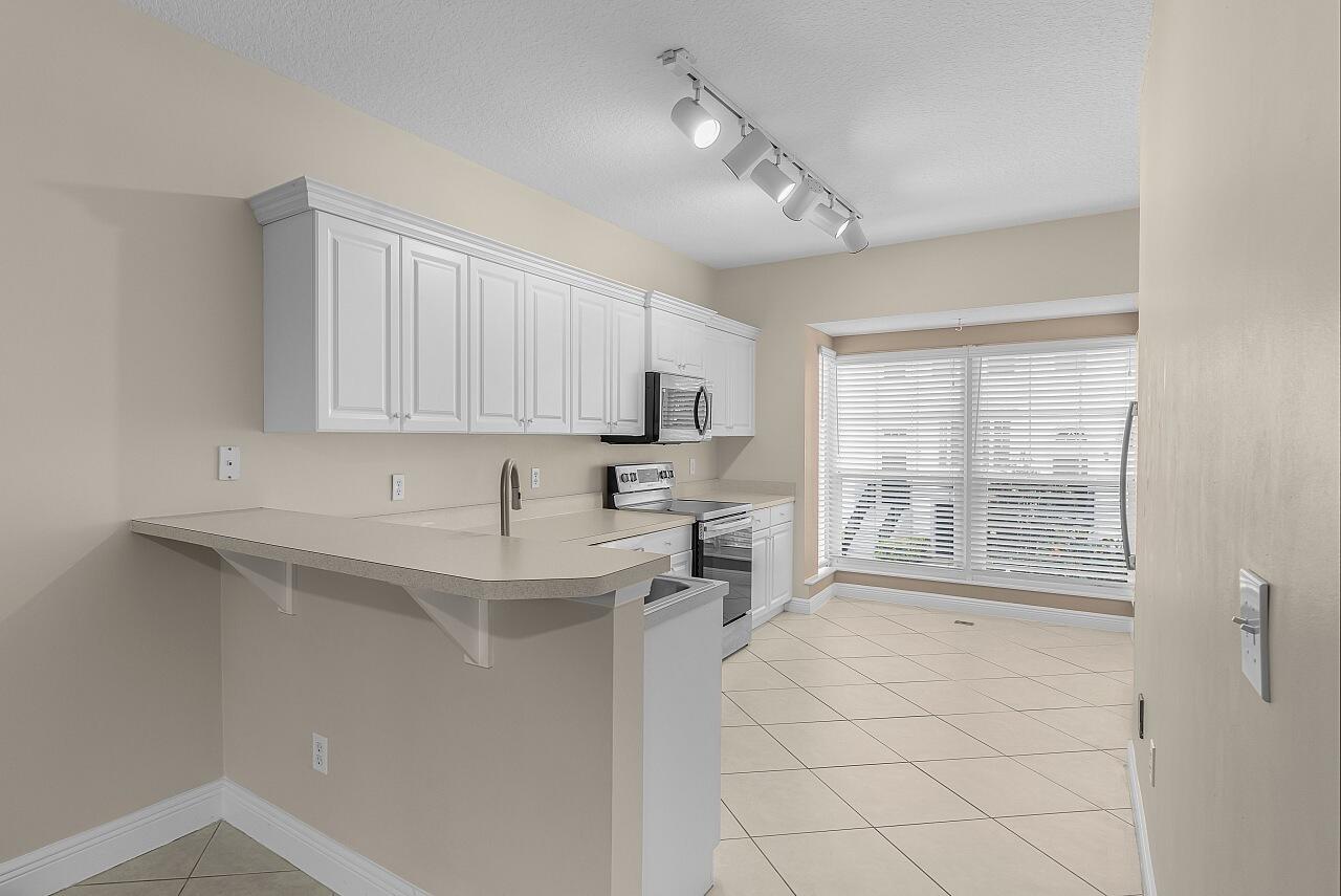 CAROLINA TRACE TOWNHOMES - Residential