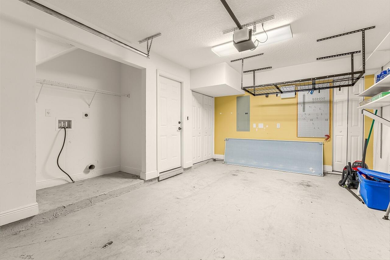 CAROLINA TRACE TOWNHOMES - Residential