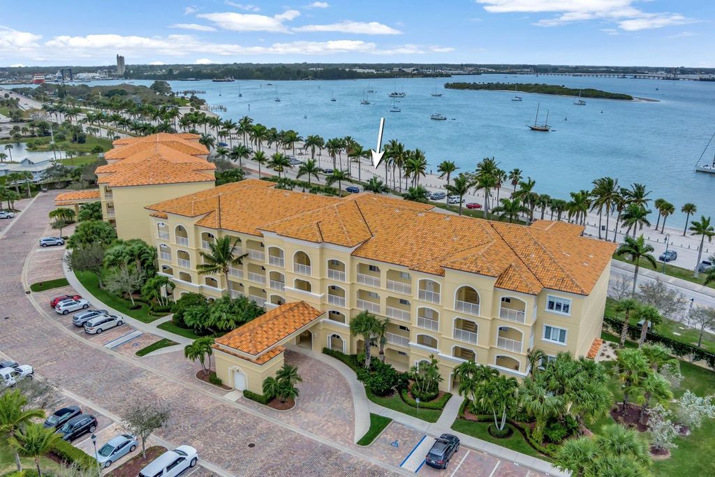 Photo of 36 Harbour Isle Drive #PH03, Fort Pierce, FL 34949 (MLS # F10419169)